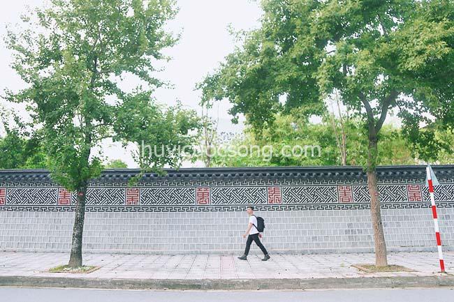 Tường đại sứ quán Hàn Quốc